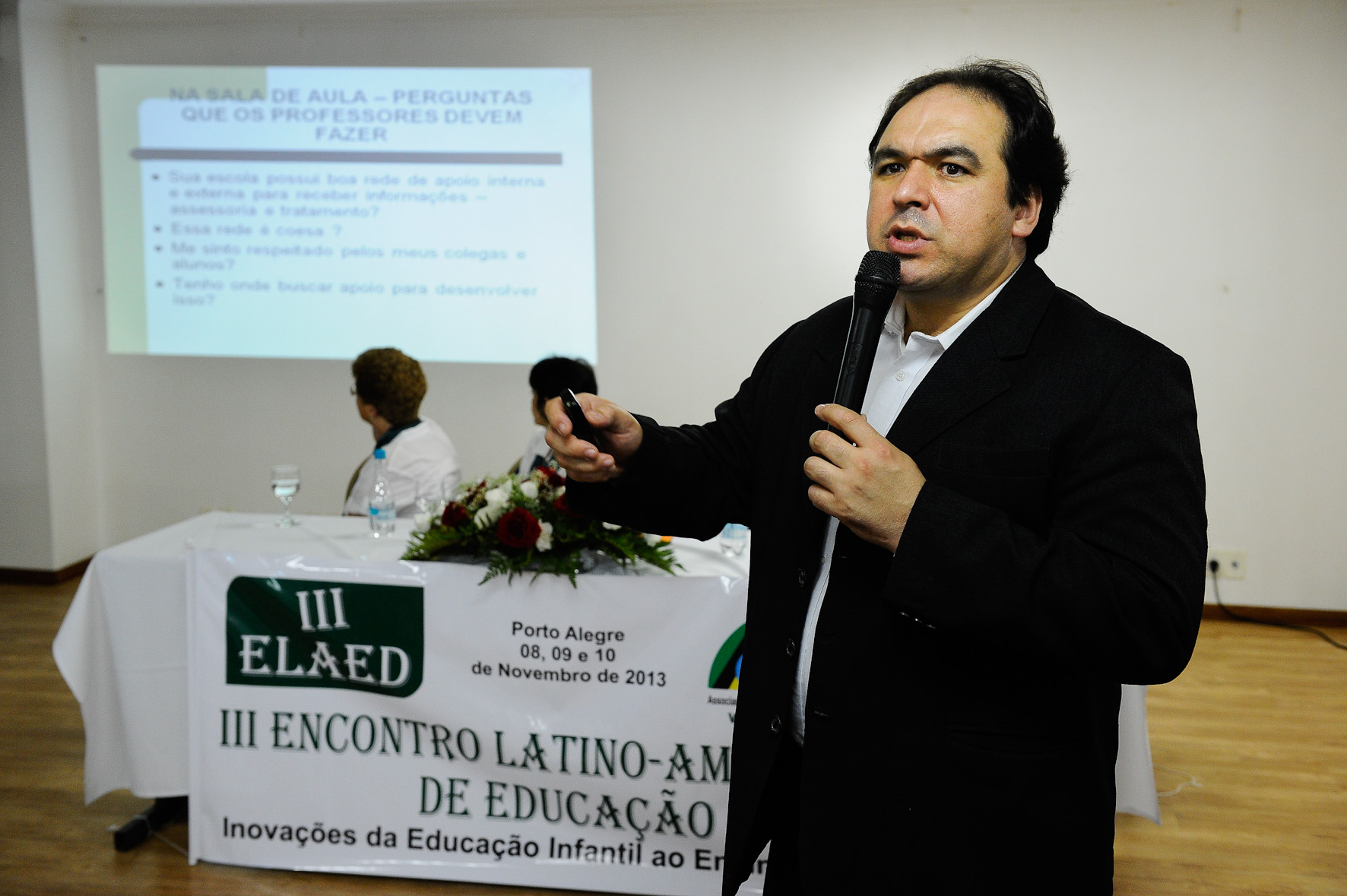 09 de_novembro_-_Palestra_no_III_Encontro_Latino-Americano_de_educao__foto_sempe_3