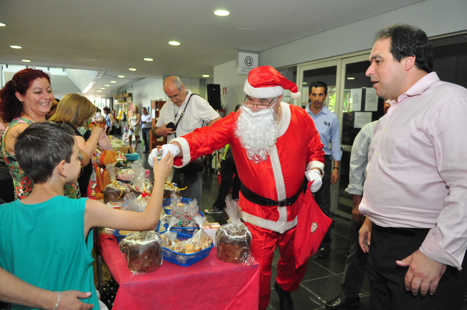 17 de_Dezembro_-_Dr._Thiago_Duarte_participa_da_abertura_oficial_da_feira_de_Natal_da_CMPA_foto_cristiane_moreira_4