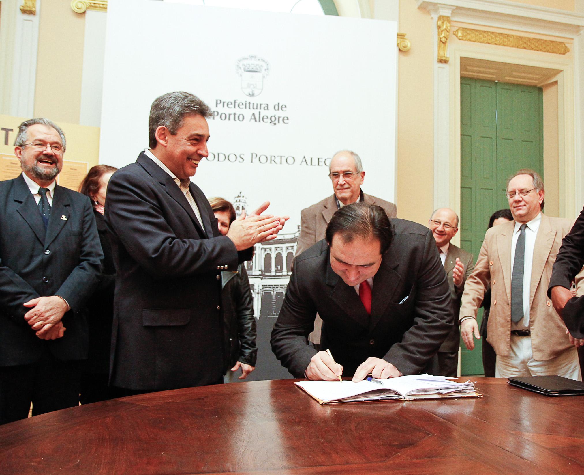 29 de_Agosto_PREFEITURA_posse_prefeito_em_exercicio_Thiago_foto_luciano_lanes_3